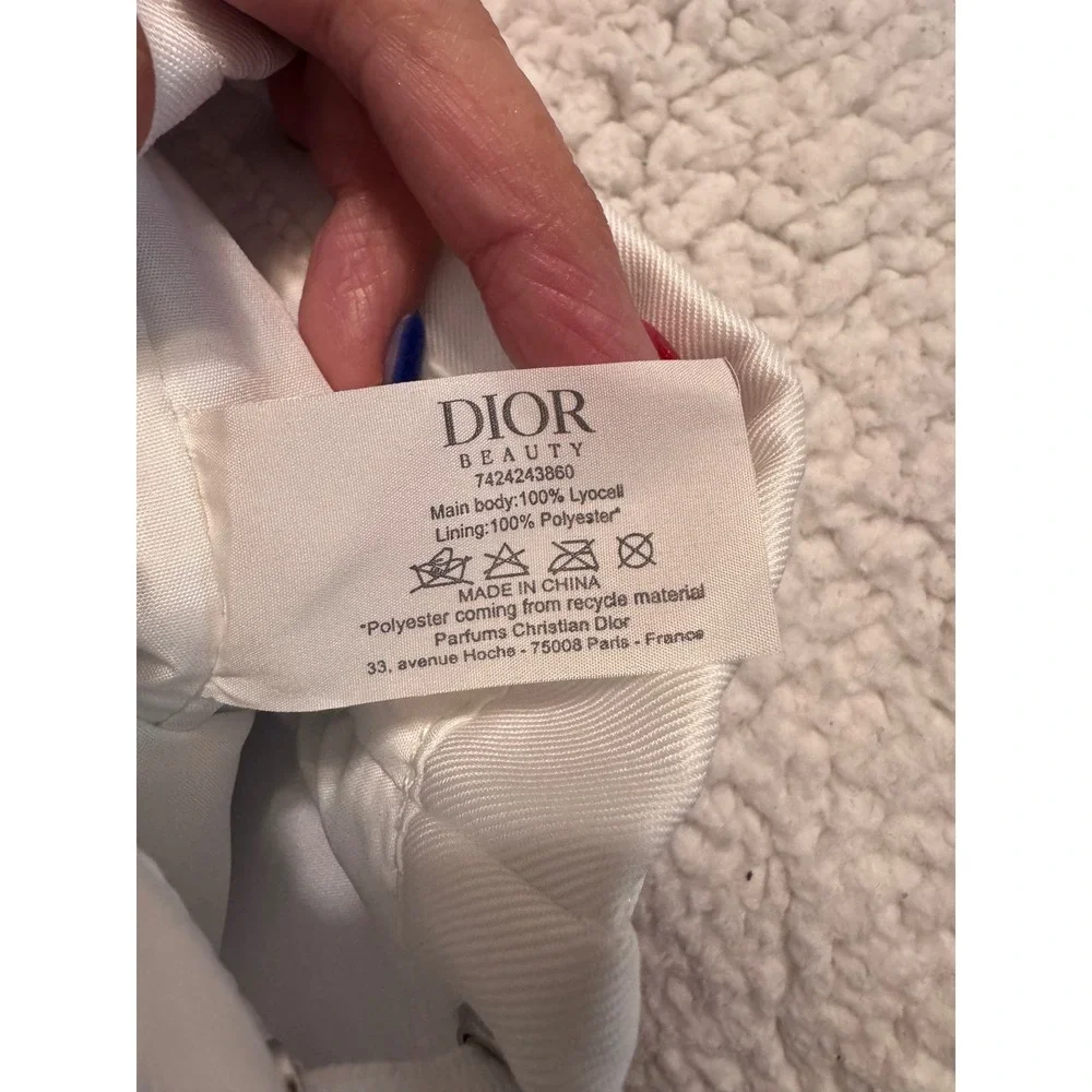 Dior Beauty VIP Gift Set White Drawstring Pouch and 6 CD Logo Hair Clips NWOT